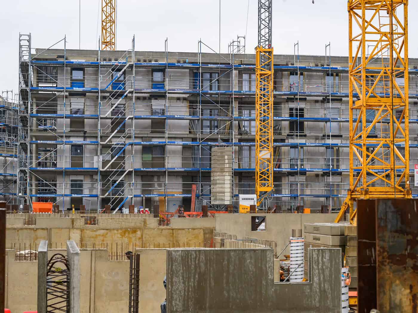 Erstmals seit acht Jahren ist die Zahl der Wohnungsbaugenehmigungen in Berlin wieder gestiegen. (Archivbild) / Foto: Patrick Pleul/dpa