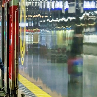 Für alle, die anpacken und in Erinnerung bleiben: Bahnmitarbeiter bekommen Auszeichnung. (Symbolbild) / Foto: Andreas Arnold/dpa