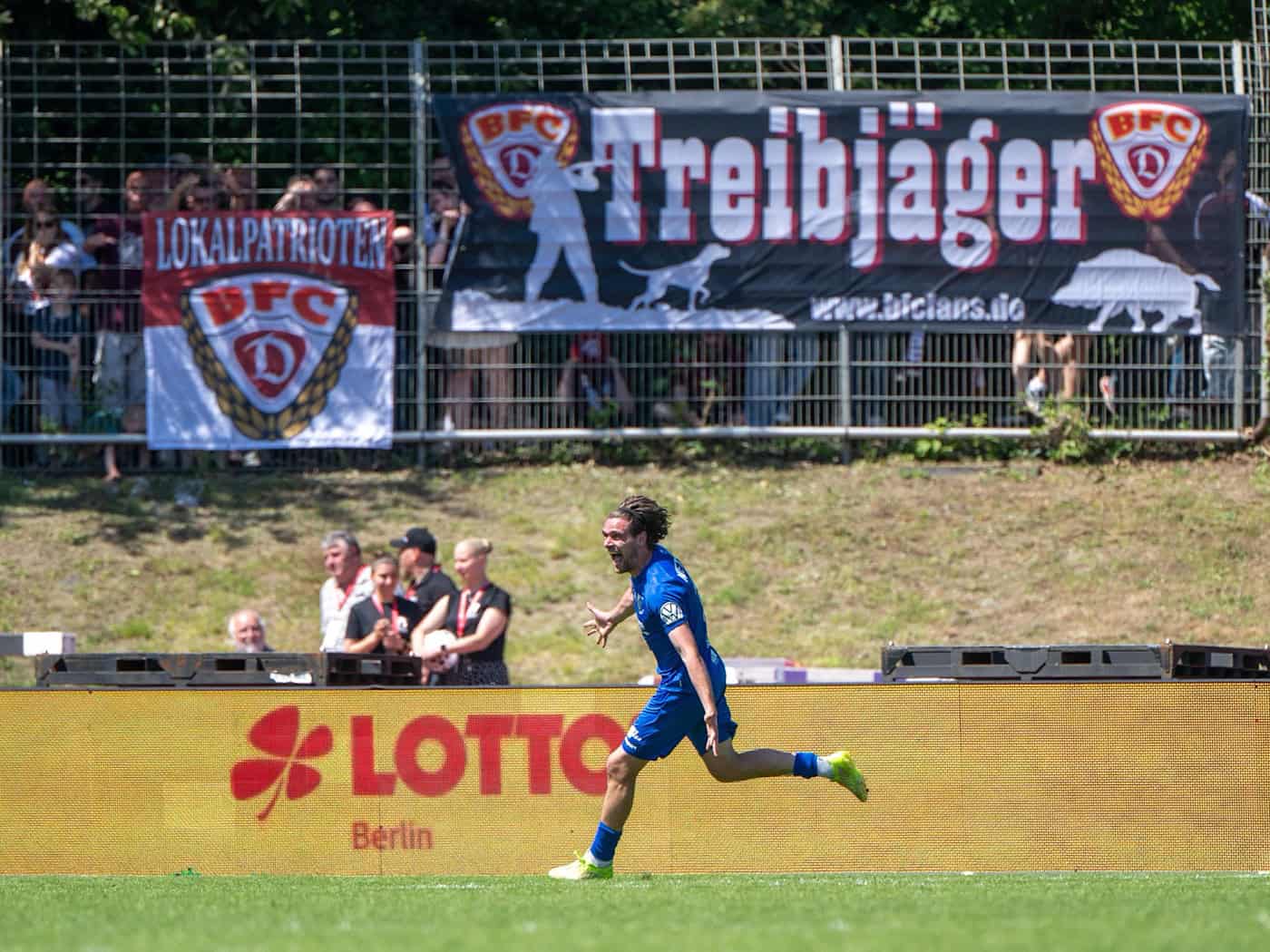 Nietfeld brachte die VSG in der Verlängerung in Führung. / Foto: Matthias Koch/dpa