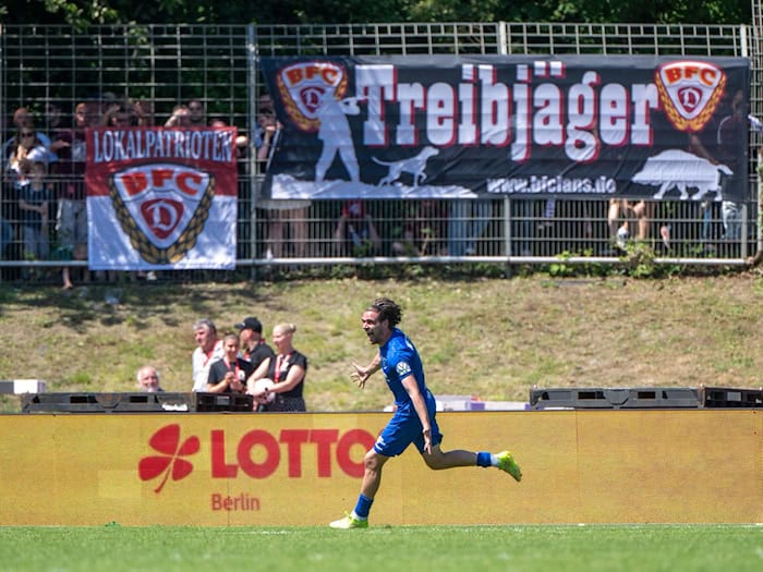 Nietfeld brachte die VSG in der Verlängerung in Führung. / Foto: Matthias Koch/dpa
