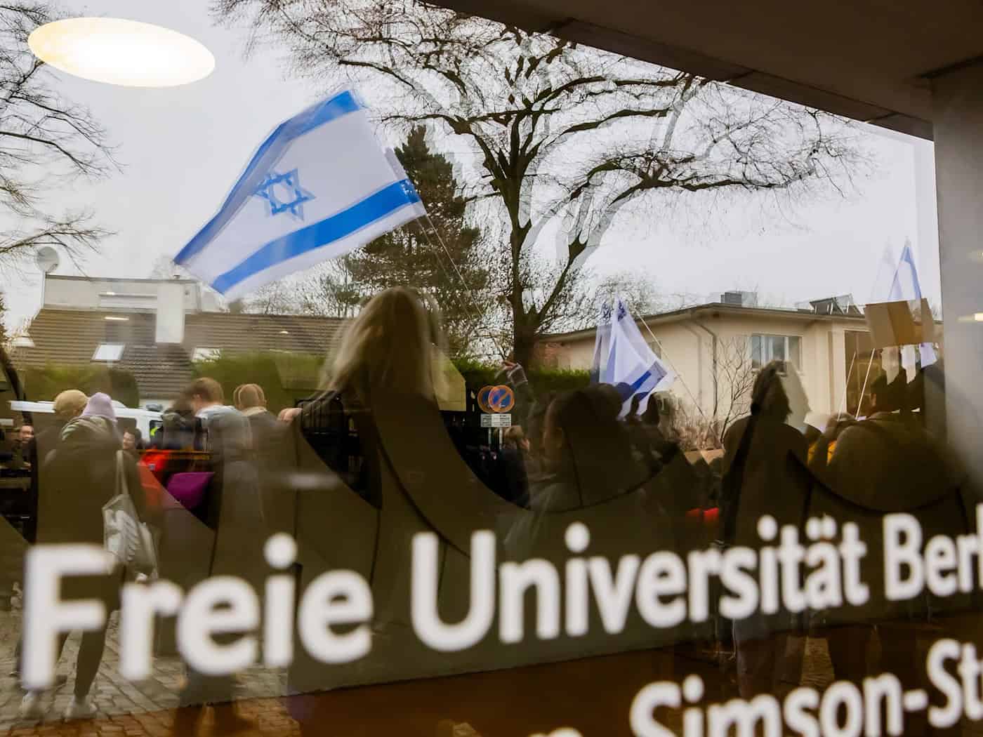 Der Fall eines jüdischen Studenten der Freien Universität (FU) Berlin, der gewaltsam attackiert wurde, beschäftigt seit längerem die Justiz. (Symbolbild) / Foto: Christoph Soeder/dpa