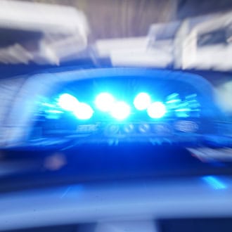 Ein E-Scooter-Fahrer ist von einem Autofahrer angefahren und schwer verletzt worden. (Illustration) / Foto: Marcus Brandt/dpa