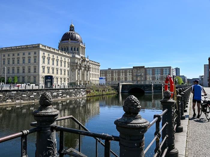 Berlin: Flussbad ruft zur Mitschwimm-Demo gegen 101 Jahre Badeverbot in der Spree
