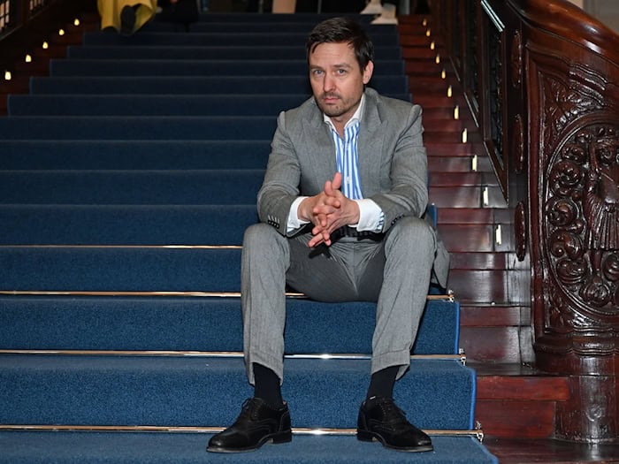 Tom Schilling spielt in «Achtsam Morden» die Hauptrolle. (Archivbild) / Foto: Elisa Schu/dpa