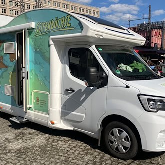 In Rom werden die Fahrzeuge gesegnet. / Foto: -/SkF e.V. Berlin/dpa