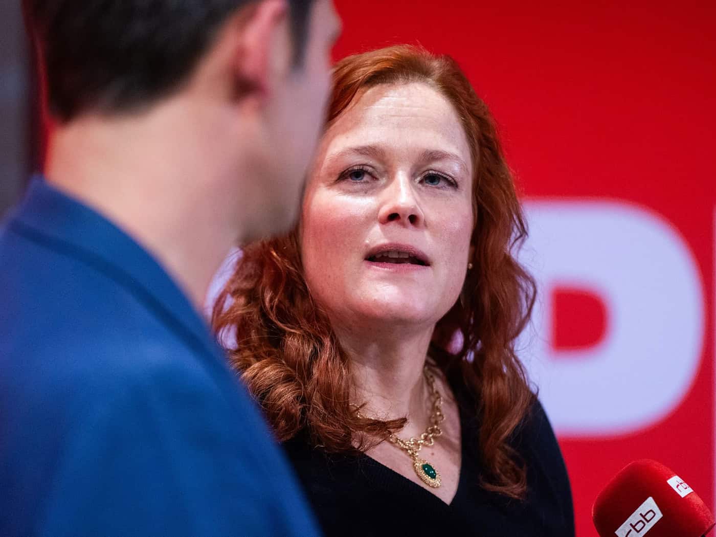 Beim Landesparteitag der Berliner SPD steht die Wahl von Steffen Krach und Bettina König als neue Landesvorsitzende auf der Tagesordnung. (Archivbild) / Foto: Christophe Gateau/dpa