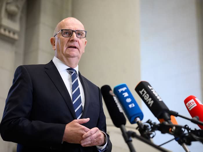Brandenburgs Ministerpräsident Dietmar Woidke (SPD) kritisiert die Entlastungsprämie. (Archivbild) / Foto: Bernd von Jutrczenka/dpa