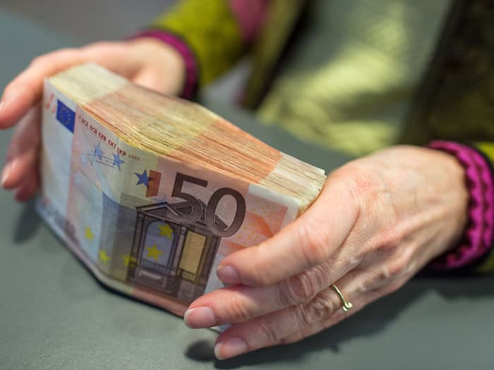 Die BSW-Landtagsfraktion sieht die Bargeldversorgung vor allem in ländlichen Regionen zunehmend als schwierig an. (Symbolbild) / Foto: picture alliance / dpa
