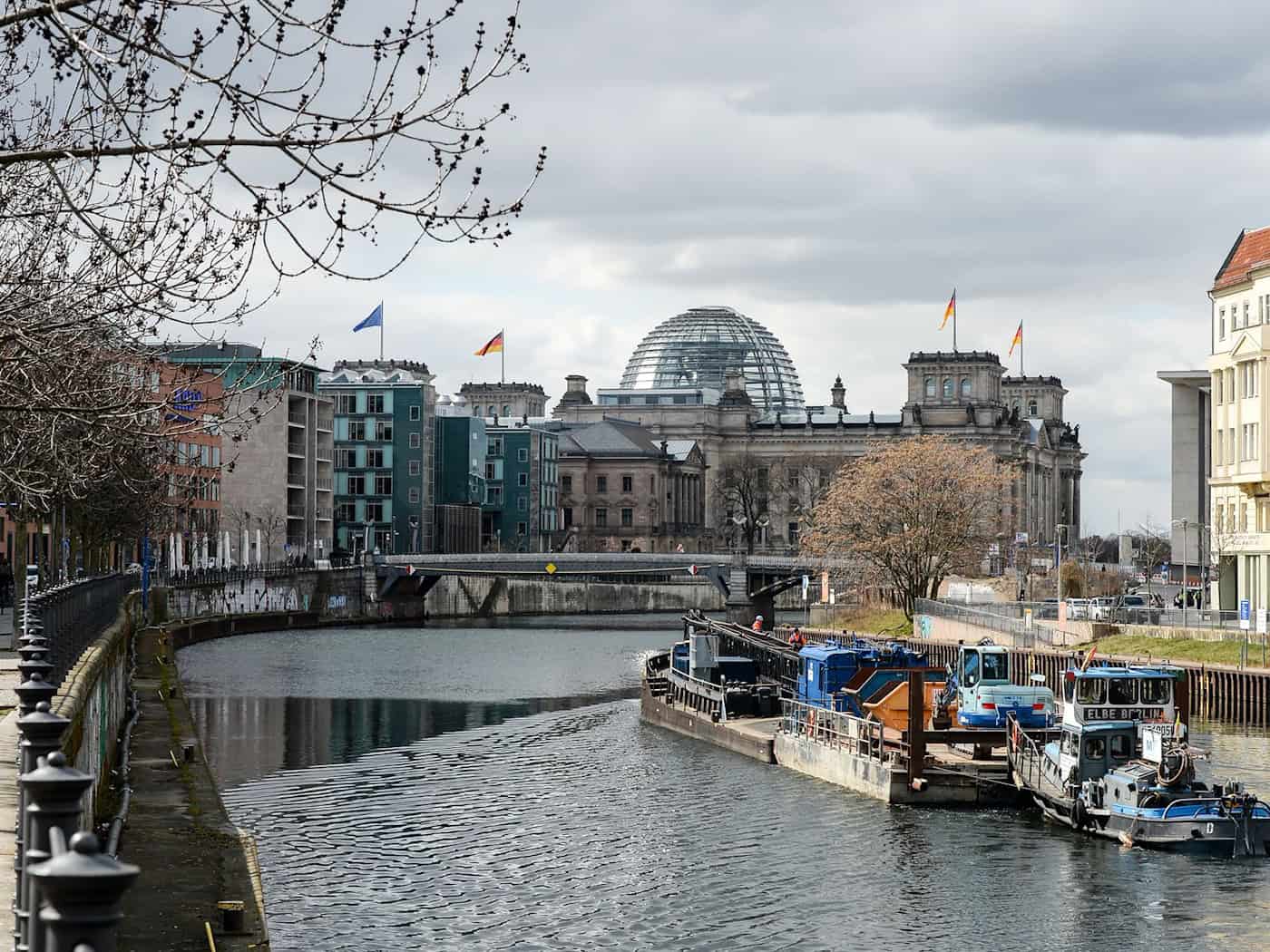 Der Bundestag verzichtet auf ein millionenschweres Bauprojekt in Reichstagsnähe / Foto: Jens Kalaene/dpa-Zentralbild/dpa