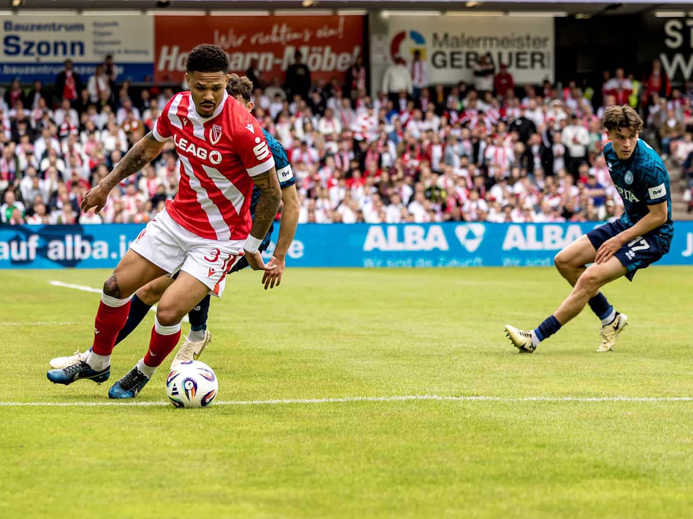 Justin Butler bleibt Energie Cottbus erhalten. (Archivbild) / Foto: Frank Hammerschmidt/dpa