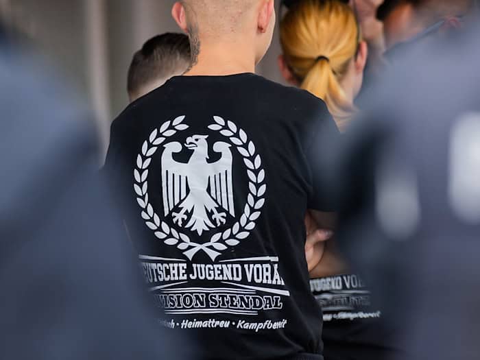 Durchsuchungen bei Neonazis - Vier Beschuldigte in Berlin