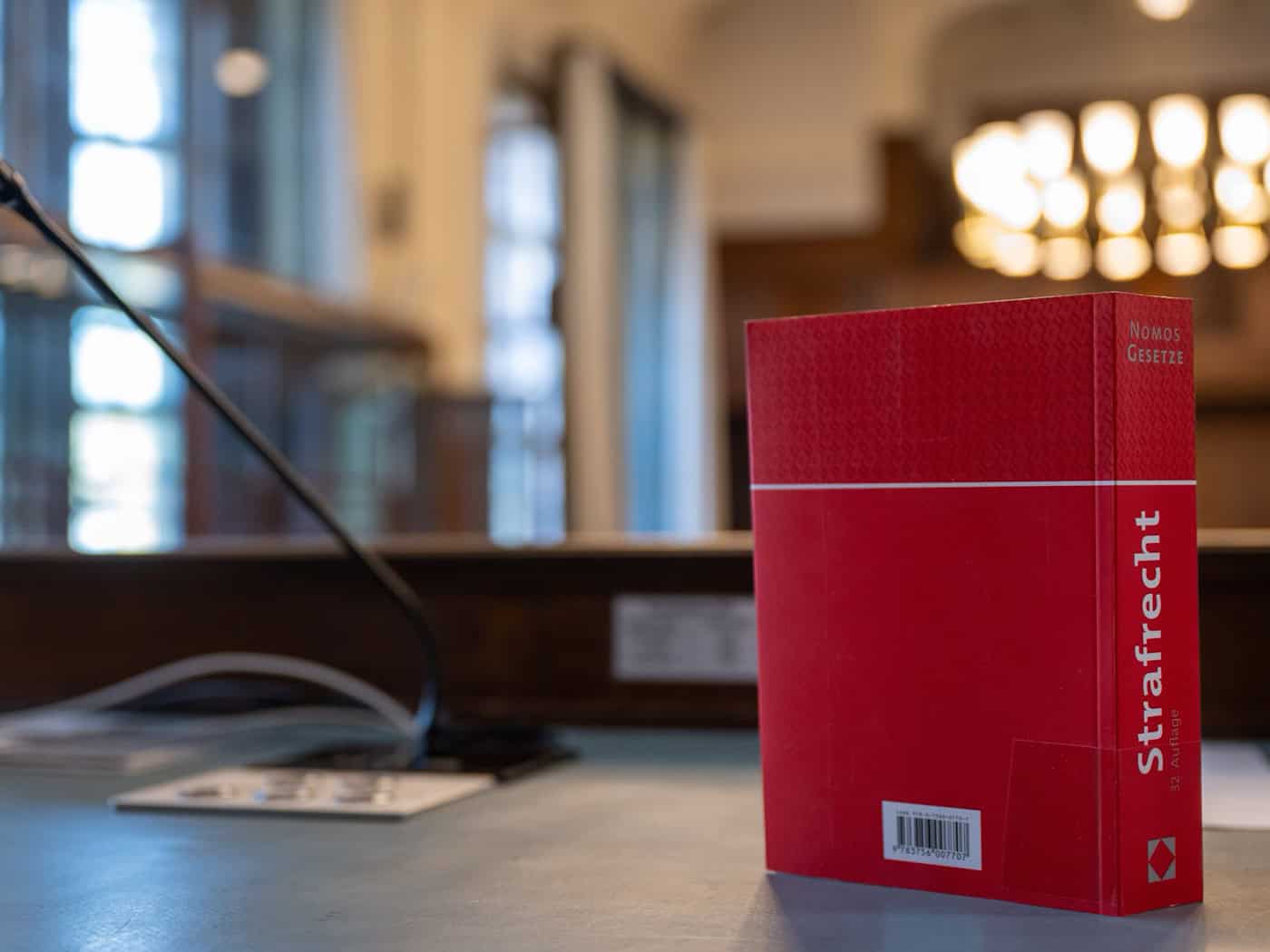 Das Berliner Landgericht hat in einem weiteren Verfahren um beschlagnahmte Immobilien die Einziehung von neun Objekten angeordnet. (Symbolbild) / Foto: Monika Skolimowska/dpa