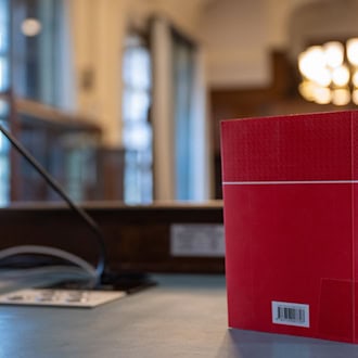 Das Berliner Landgericht hat in einem weiteren Verfahren um beschlagnahmte Immobilien die Einziehung von neun Objekten angeordnet. (Symbolbild) / Foto: Monika Skolimowska/dpa