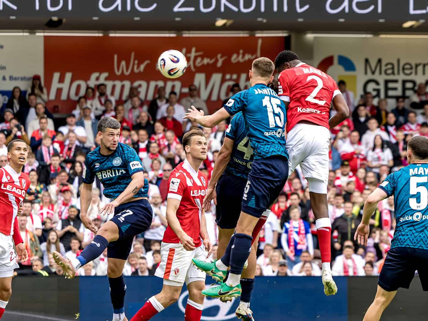 Cottbus verschafft sich eine gute Ausgangsposition im Aufstiegsrennen. / Foto: Frank Hammerschmidt/dpa