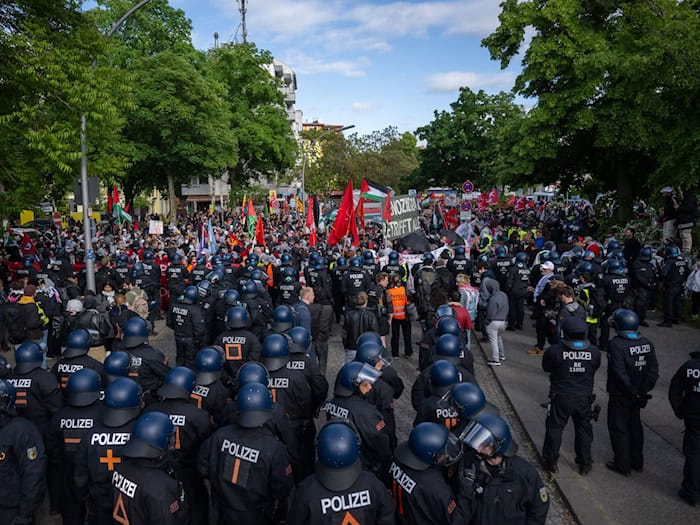 Eine propalästinensische Demonstration zum Gedenktag Nakba ist am Samstag geplant. (Archivbild)  / Foto: Christophe Gateau/dpa