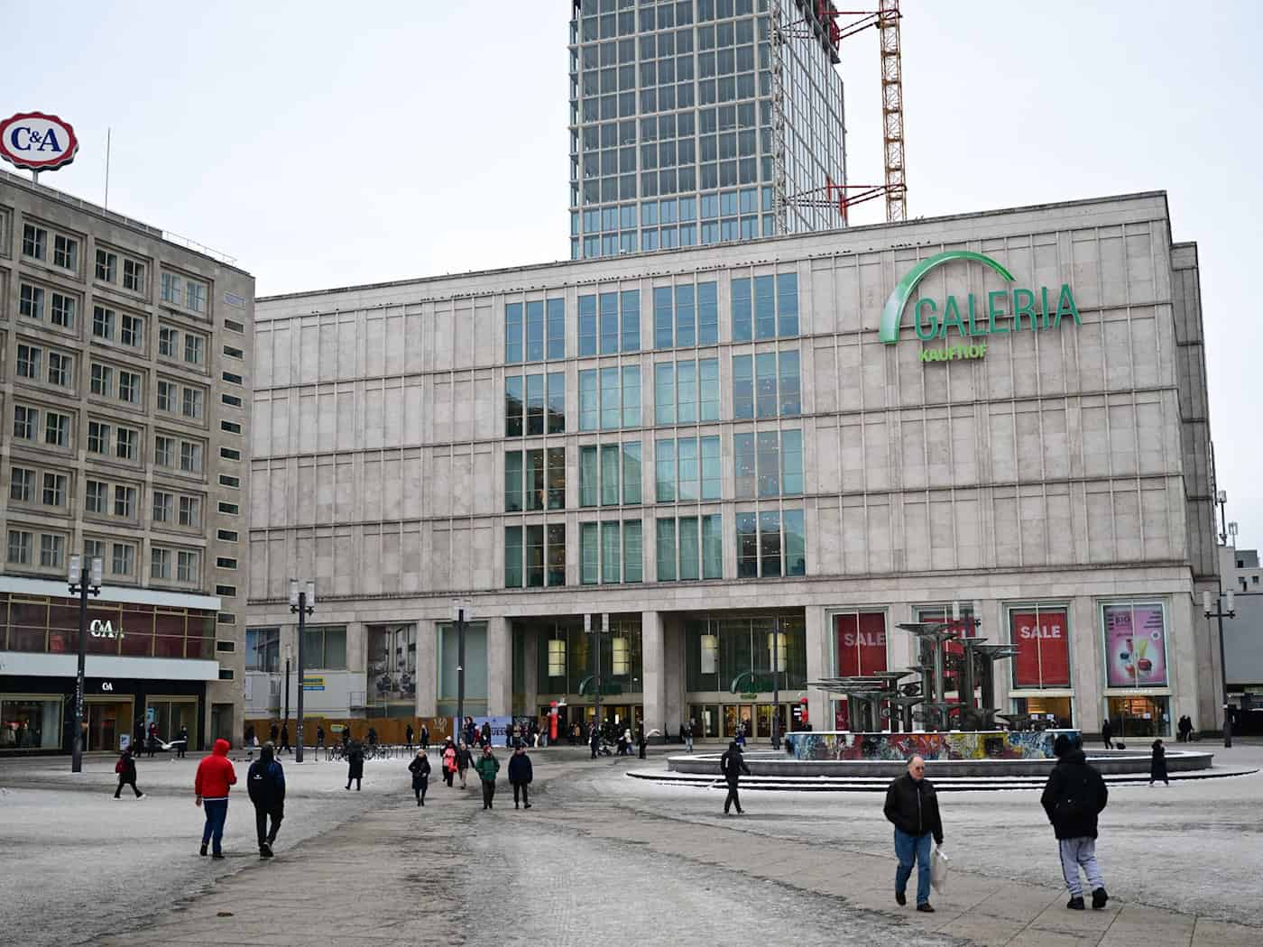 Kaufhauskonzern Galeria: Mit einigen Mieten im Rückstand. (Archivbild) / Foto: Sebastian Gollnow/dpa