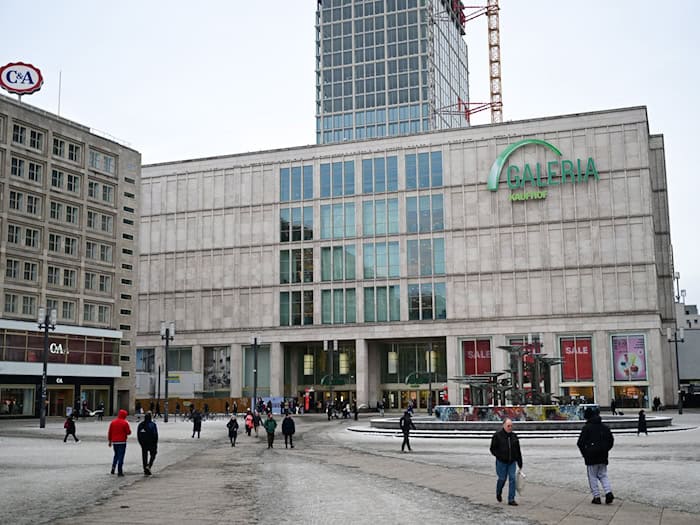 Kaufhauskonzern Galeria: Mit einigen Mieten im Rückstand. (Archivbild) / Foto: Sebastian Gollnow/dpa