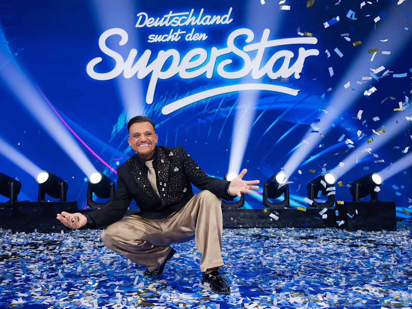 Endlich geschafft: Menowin Fröhlich holt sich nach 16 Jahren die «DSDS»-Krone. / Foto: Rolf Vennenbernd/dpa