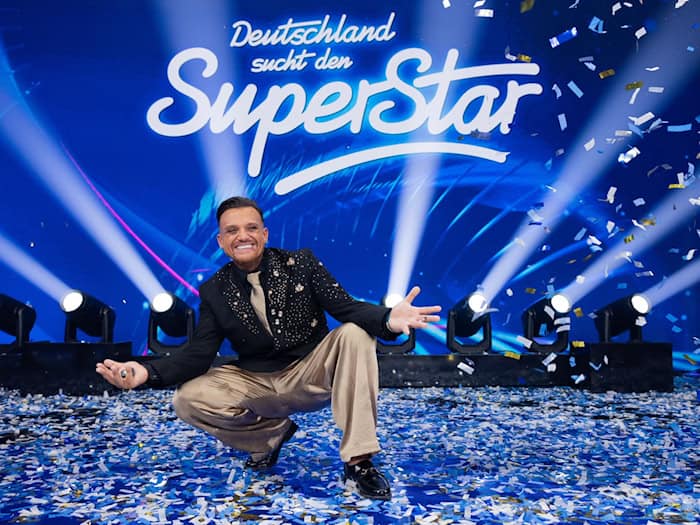Endlich geschafft: Menowin Fröhlich holt sich nach 16 Jahren die «DSDS»-Krone. / Foto: Rolf Vennenbernd/dpa