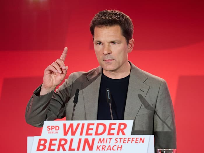 SPD-Spitzenkandidat Steffen Krach setzt auf das Thema Mietenpolitik.  / Foto: Annette Riedl/dpa