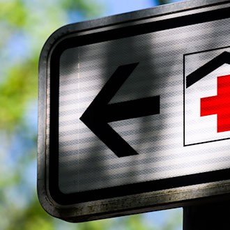 Acht von zehn Krankenhäusern in Brandenburg schreiben nach Angaben des Gesundheitsministeriums rote Zahlen. In Ludwigsfelde schließt nun die Kinderklinik. (Symbolbild) / Foto: Julian Stratenschulte/dpa/dpa-tmn
