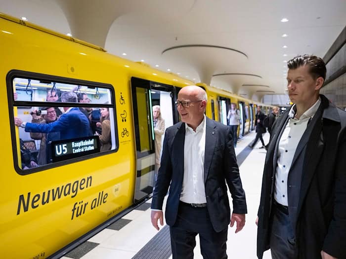 Die neuen U-Bahnwagen auf der U5 bringen frischen Wind in den Berliner Untergrund. / Foto: Christophe Gateau/dpa