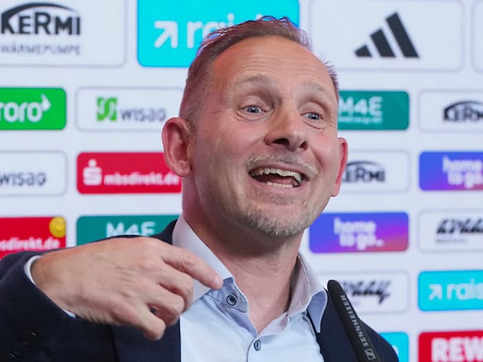 Lustrinelli fordert eine Winnermentalität von der Mannschaft. / Foto: Soeren Stache/dpa