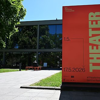 Für das Theatertreffen werden jährlich die «zehn bemerkenswertesten Inszenierungen» nach Berlin eingeladen. (Archivbild) / Foto: Markus Lenhardt/dpa