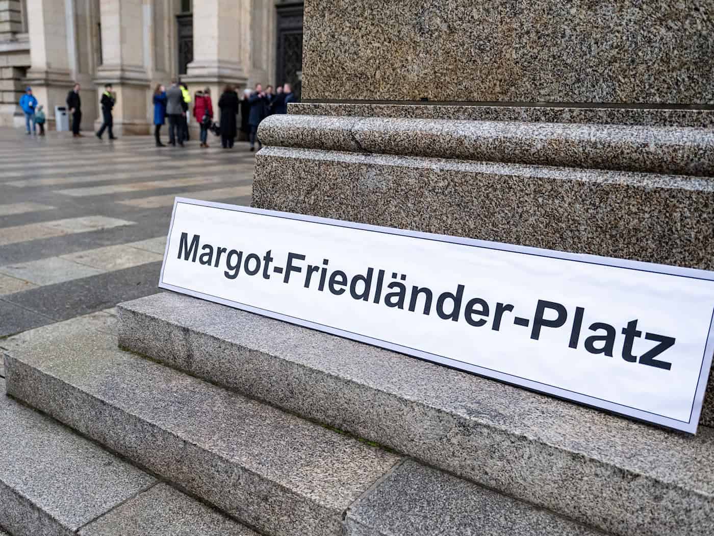 Der Platz vor dem Abgeordnetenhaus soll an die Holocaust-Überlebende Margot Friedländer erinnern. (Archivfoto)   / Foto: Fabian Sommer/dpa