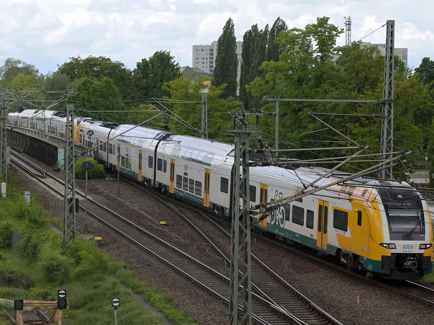 Auf Teilen der RE1-Strecken fahren künftig mehr Regios mit acht Wagen. / Foto: Michael Bahlo/dpa