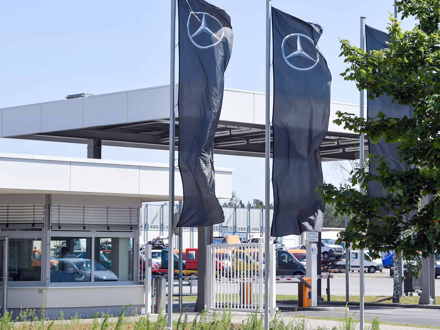 Mercedes-Benz will das Werk in Ludwigsfelde zukunftsfähig aufstellen. (Archivbild) / Foto: Patrick Pleul/dpa-Zentralbild/dpa