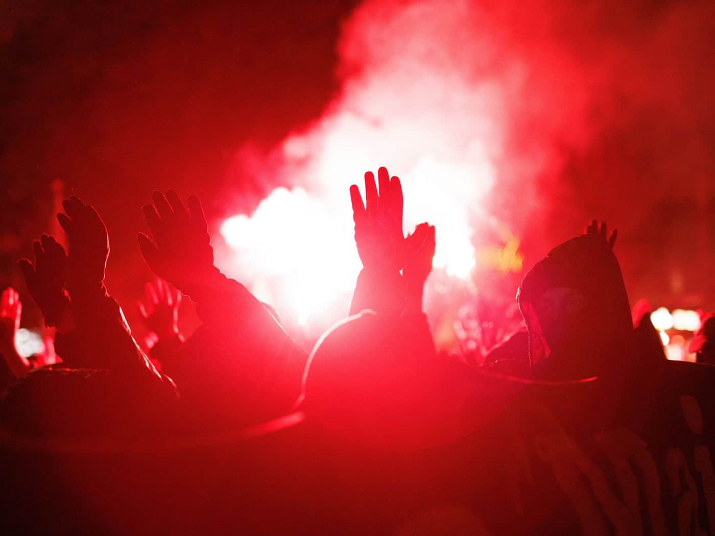 Über 2000 Menschen zogen durch Kreuzberg.  / Foto: Carsten Koall/dpa