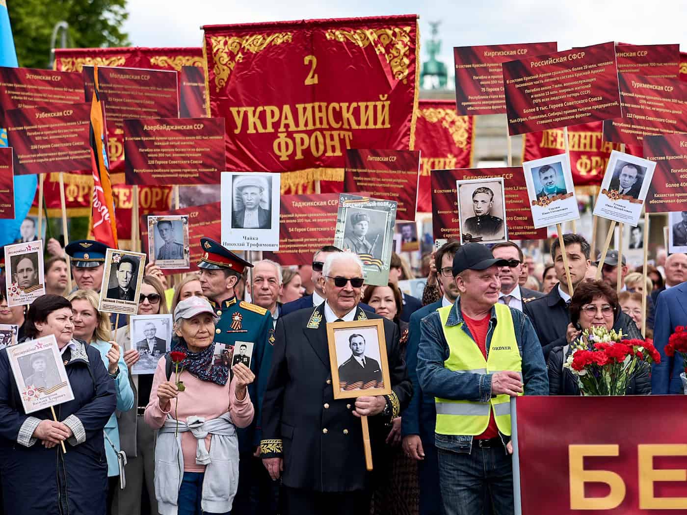 Der russische Botschafter Sergej Netschajew nahm an der Versammlung teil. / Foto: Michael Ukas/dpa