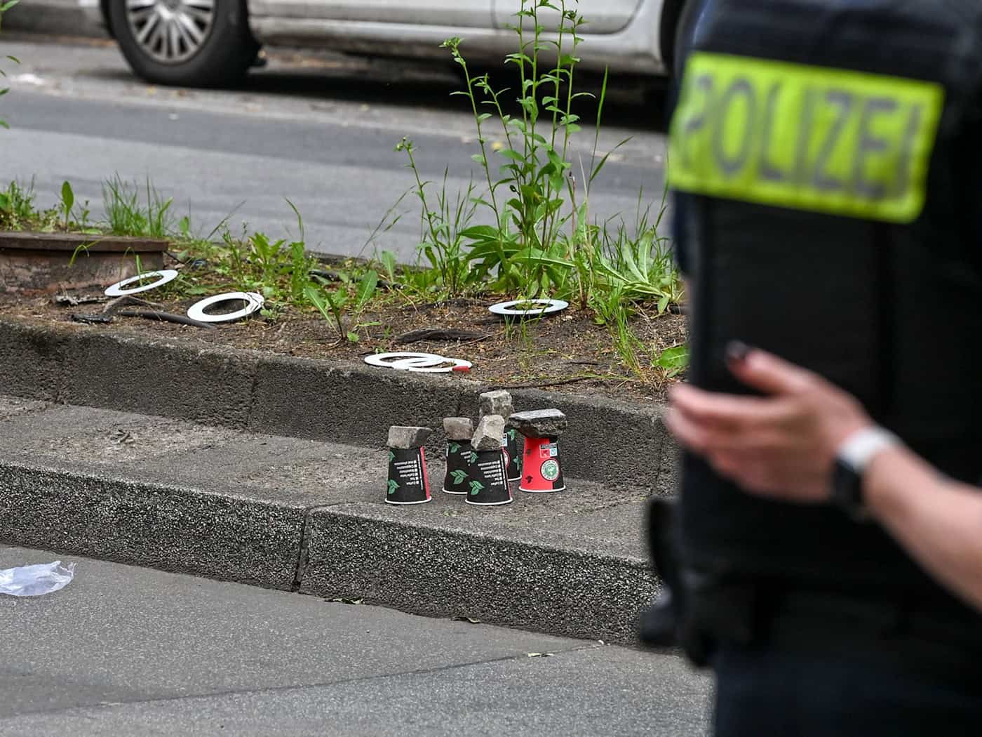 Versuchter Mordanschlag auf Autoinsassen - Zeugen gesucht