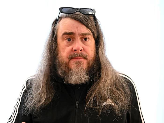 Der Künstler Jonathan Meese trauert um seiner Mutter. (Archivbild) / Foto: Martin Schutt/dpa