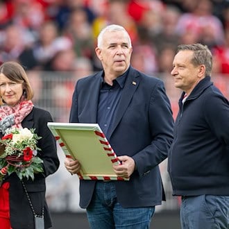 Union-Präsident Dirk Zingler und Geschäftsfüher Horst Heldt stehen im Stadion. (Archivibild) / Foto: Soeren Stache/dpa