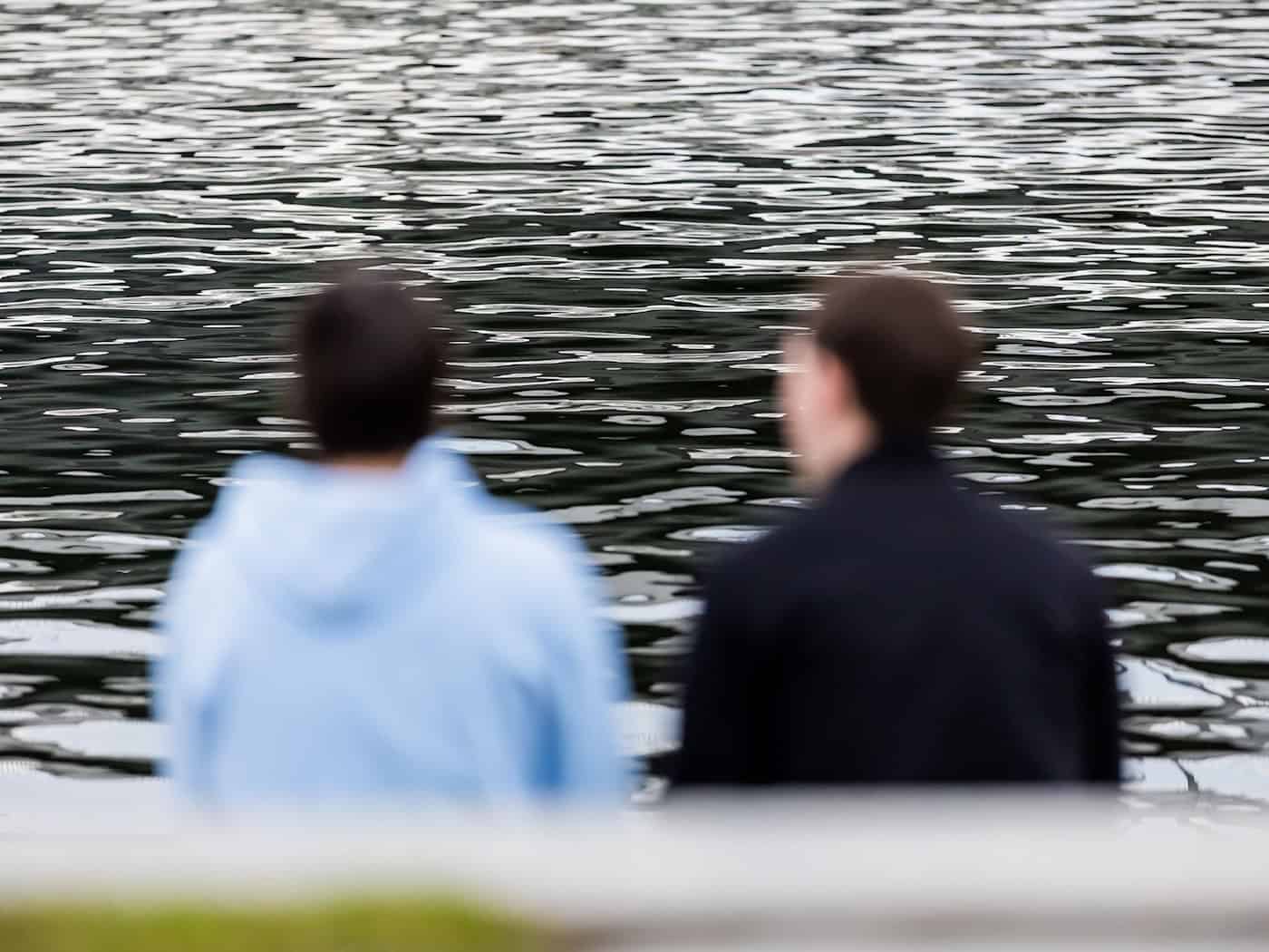 Baden in der Spree ist in der Berliner Innenstadt verboten. (Symbolbild)  / Foto: Christoph Soeder/dpa