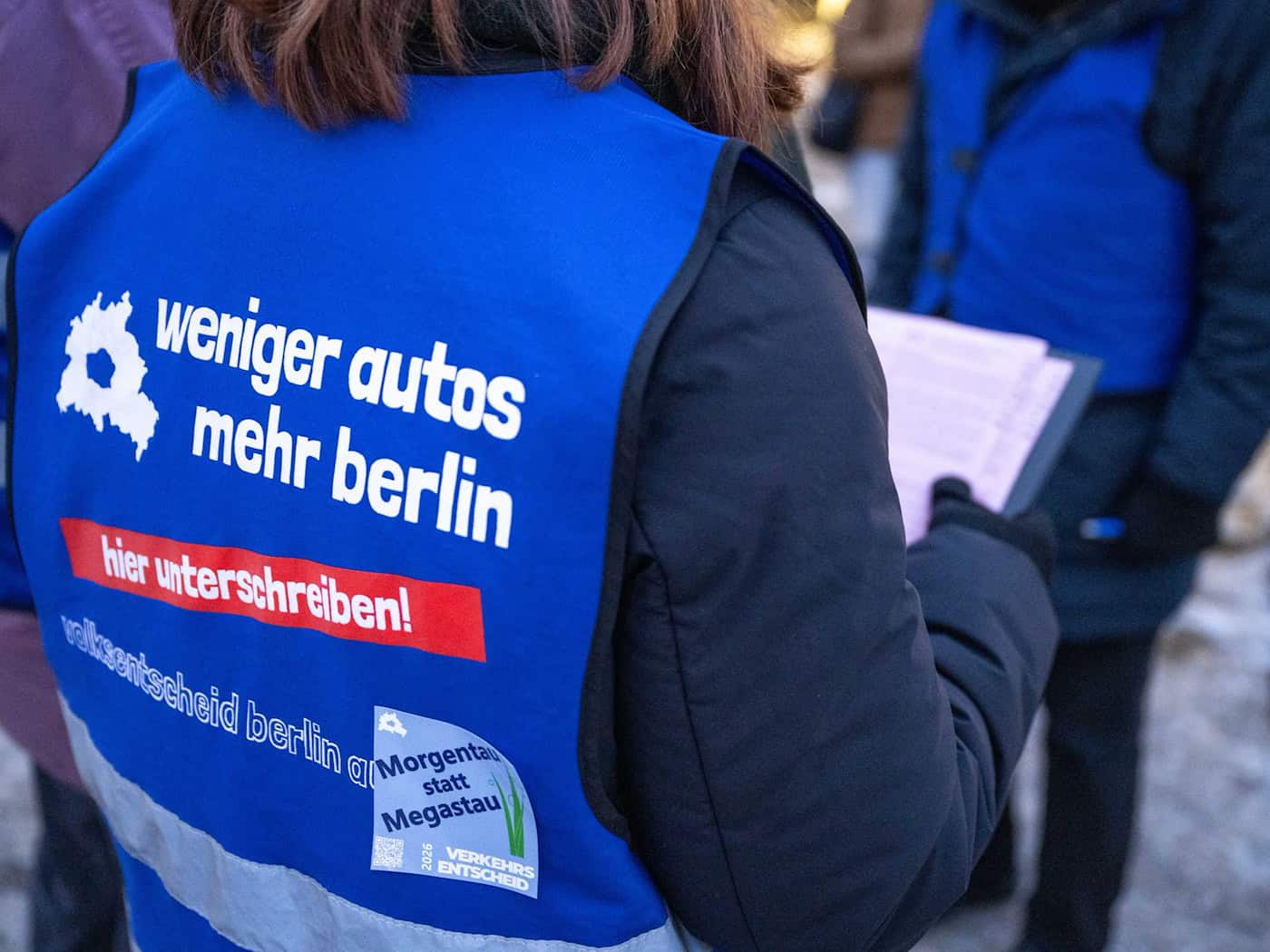 Die Initiative «Berlin autofrei» sammelt seit vier Monaten Unterschriften für einen Volksentscheid. (Archivbild)  / Foto: Christophe Gateau/dpa