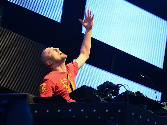 Ausverkauftes Open-Air: Paul Kalkbrenner spielt vor dem Neuen Palais in Potsdam
