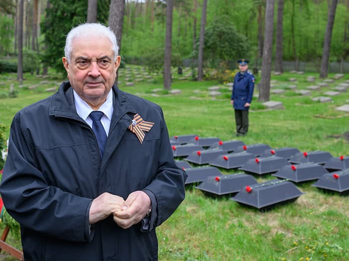 Weltkriegs-Soldaten beigesetzt - Russlands Botschafter dabei