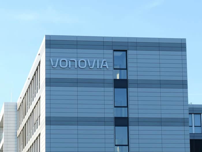 Der neue Vonovia-Konzernchef Luka Mucic hat zum ersten Mal Quartalszahlen vorgelegt. Unterm Strich ist der Gewinn im Jahresvergleich etwas geschrumpft. (Archivbild) / Foto: Helge Toben/dpa
