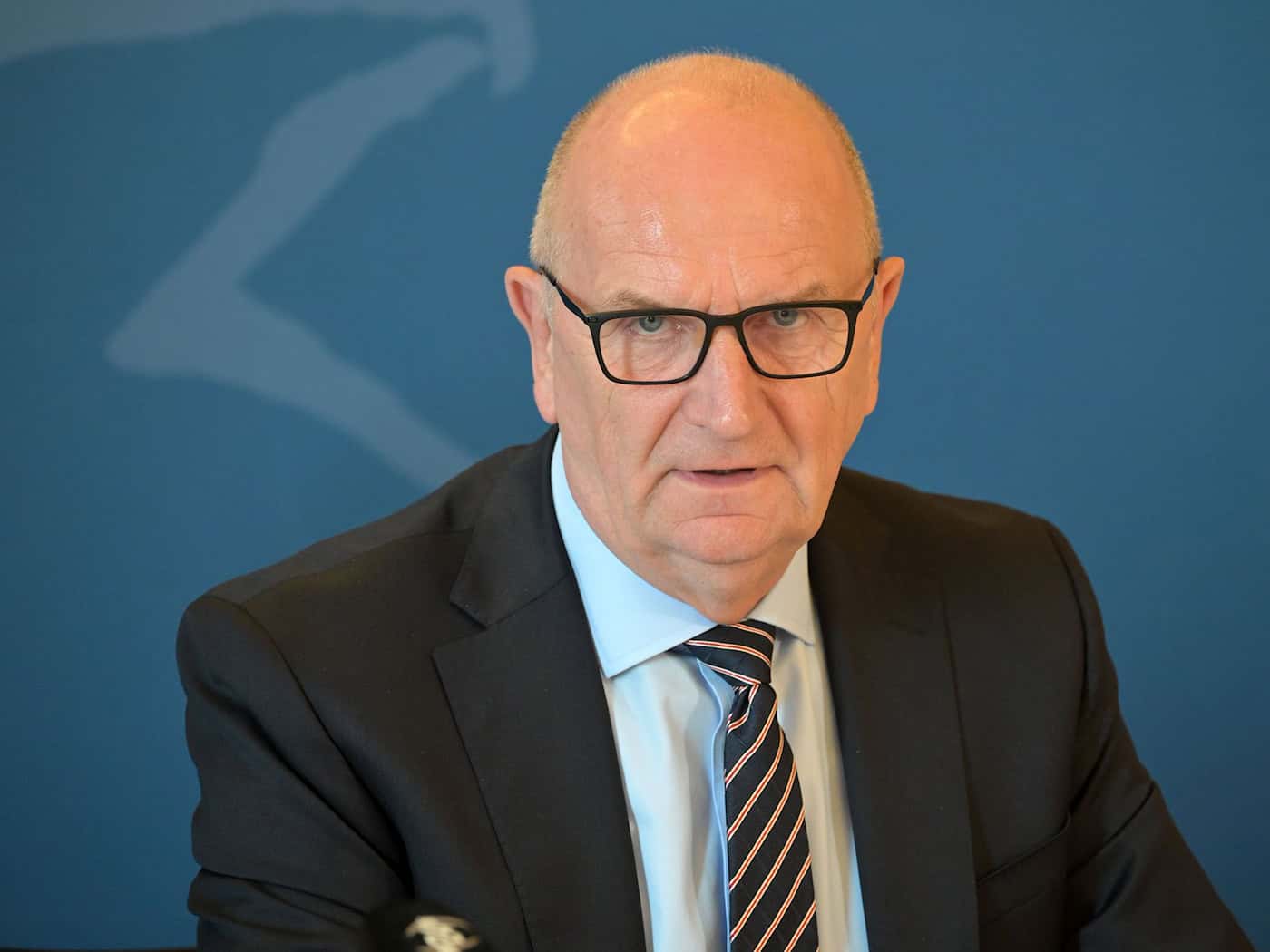 Ministerpräsident Woidke findet, es müsse alles dafür getan werden, dass die Menschen von ihrer Arbeit gut leben können und Treibstoffpreise «erträglich» bleiben. (Archivbild) / Foto: Michael Bahlo/dpa