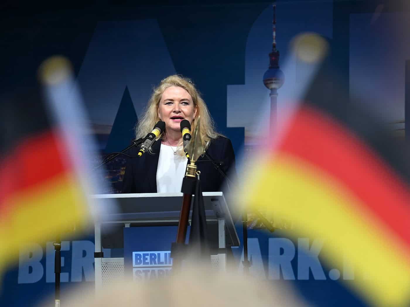 Berlins AfD-Spitzenkandidatin Kristin Brinker will Berlins Regierenden Bürgermeister Kai Wegner von der CDU ablösen.  / Foto: Elisa Schu/dpa