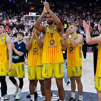 Wurden für eine mutige Vorstellung nicht belohnt: Albas Basketballer nach Finalspiel Nummer eins. / Foto: Sven Hoppe/dpa