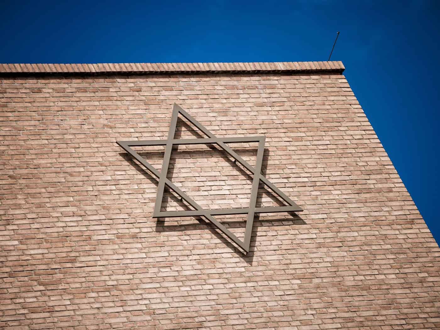 Jüdinnen und Juden in Deutschland leben angesichts antisemitischer Vorfälle auch vor dem Hintergrund des Nahostkonflikts in Angst. (Symbolbild) / Foto: Carsten Koall/dpa