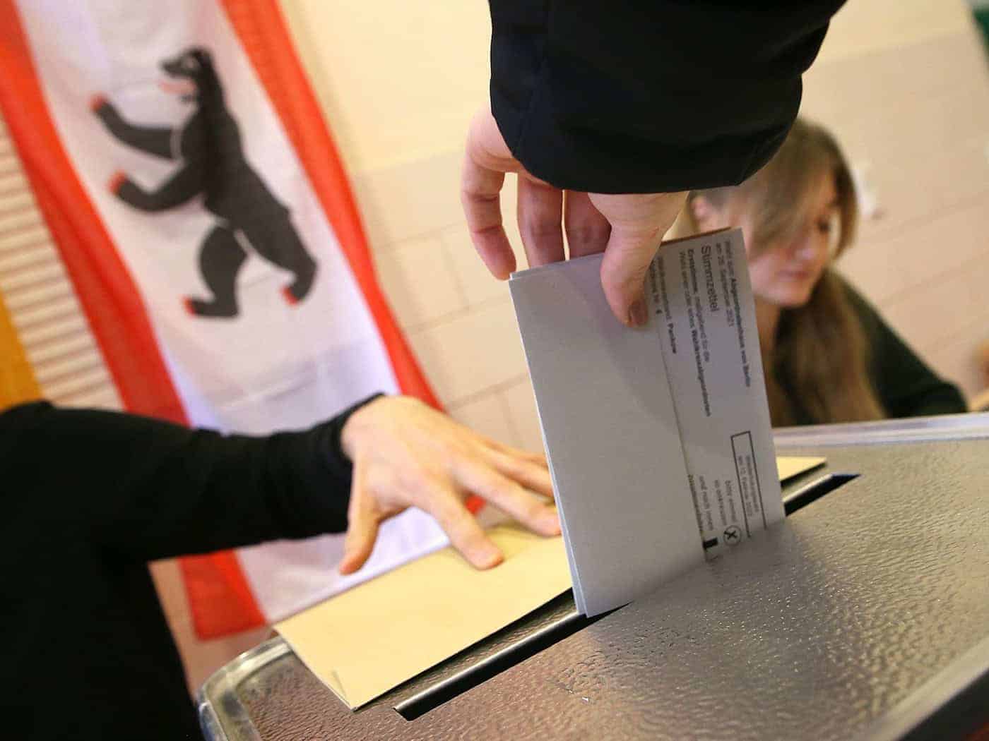 Der Landeswahlausschuss entscheidet über die Zulassung von Parteien zu den Wahlen im September. (Symbolbild)  / Foto: Wolfgang Kumm/dpa