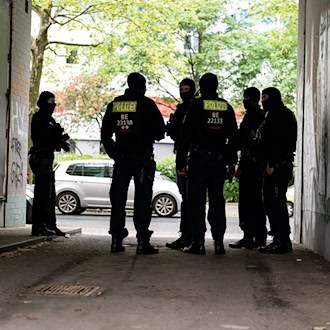 Der Berliner Senat startet einen Vorstoß für ein schärferes Waffengesetz. (Symbolbild)  / Foto: Fabian Sommer/dpa