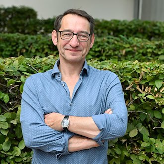  Boris Aljinovic spielt wieder in einem Berliner «Tatort» mit. (Archivbild) / Foto: Jens Kalaene/dpa