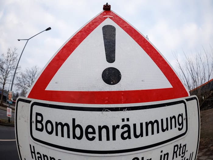 In Potsdam wird im Zentrum eine Bombe entschärft. (Symbolbild) / Foto: Friso Gentsch/dpa