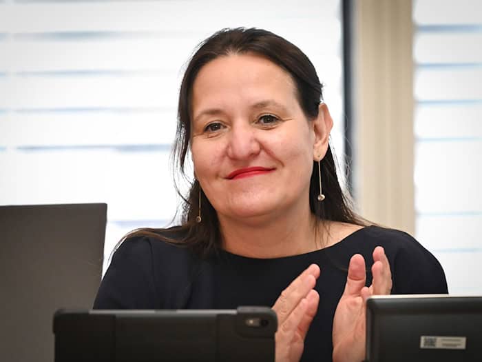 Brandenburgs Wissenschaftsministerin Manja Schüle (SPD) will die Besetzung der Hochschulen mit Professoren mit einem neuen Gesetz beschleunigen. / Foto: Soeren Stache/dpa